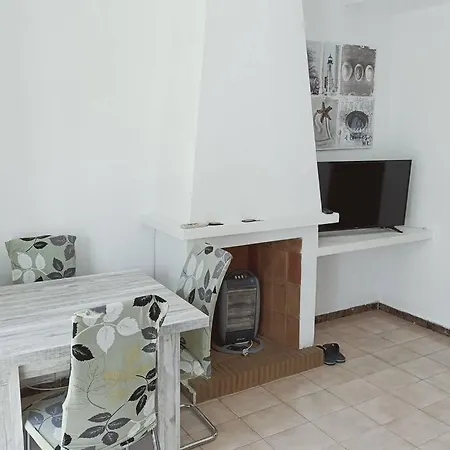 2 Bedroom Townhouse In Beautiful Gated Complex Benidorm