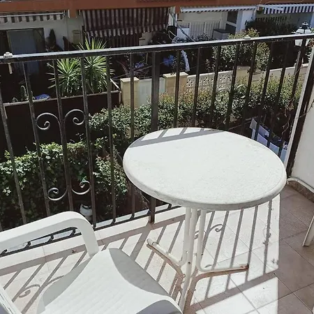 2 Bedroom Townhouse In Beautiful Gated Complex